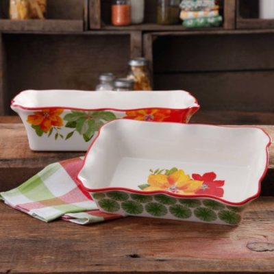 Walmart – The Pioneer Woman Poinsettia 2-Piece Decorated Rectangular Ruffle-Top Bakeware Set Only $12.88 (Reg $19.72) + Free Store Pickup