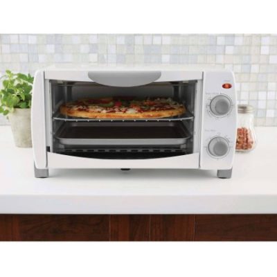 Walmart – Mainstays 4-Slice Toaster Oven, White Only $12.08 (Reg $15.07) + Free Store Pickup