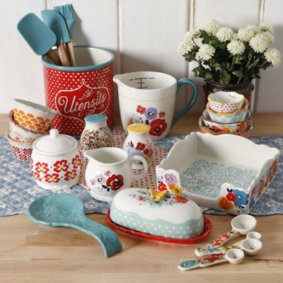 Walmart – The Pioneer Woman Flea Market 25-Piece Pantry Essential Set Only $49.97 (Reg $86.61) + Free Shipping