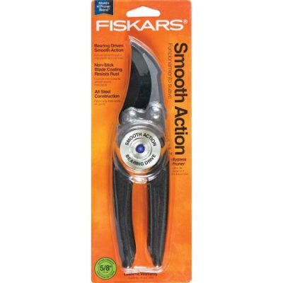 Walmart – Fiskars Smooth-Action Bypass Pruner Only $11.47 (Reg $12.88) + Free Store Pickup