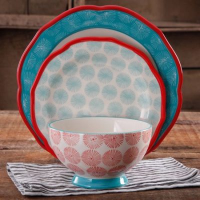 Walmart – The Pioneer Woman Scalloped 12-Piece Dinnerware Set Only $34.97 (Reg $49.97) + Free Store Pickup