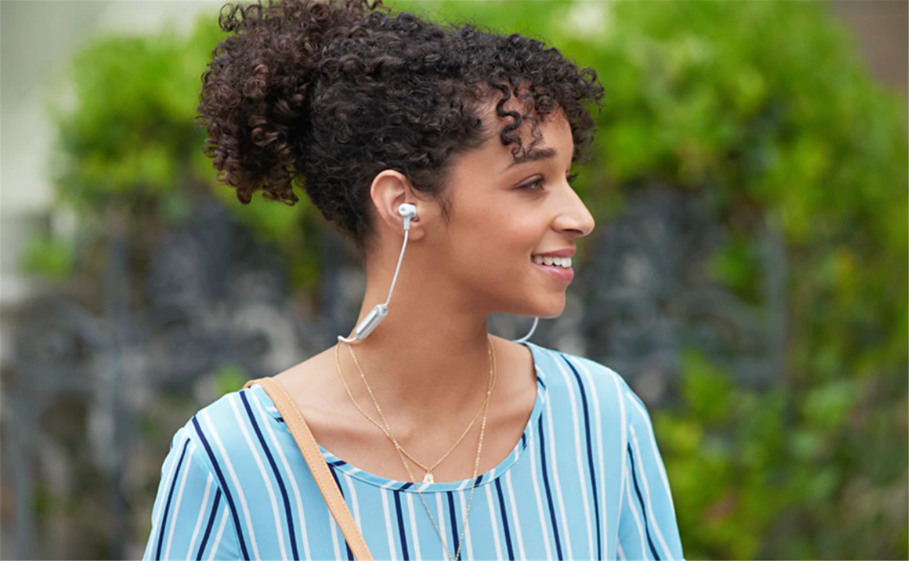 JBL In-Ear Bluetooth Headphones Only $17.95, Reg $59.95 + Free Shipping!