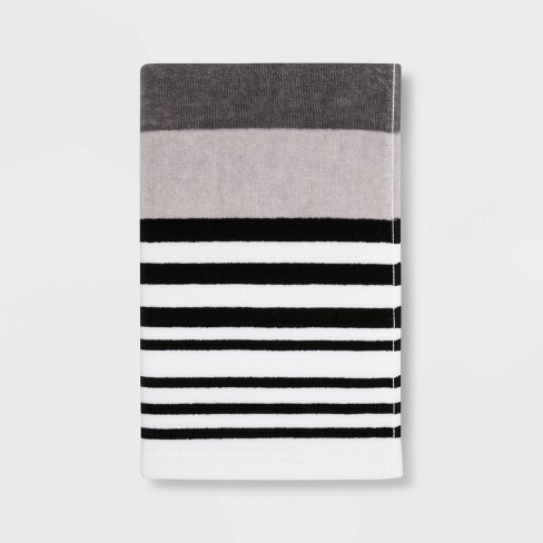 Room Essentials Hand Towel Beige or Blue Only $3.60 (Reg $4.00) + Free Store Pickup at Target.com!