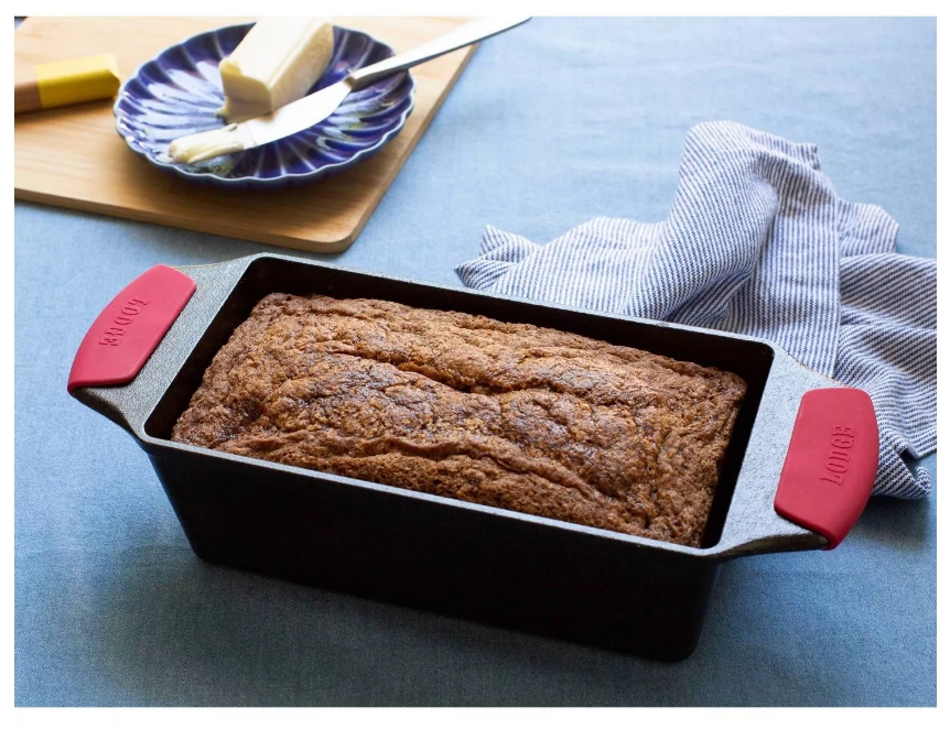 Lodge Cast Iron Loaf Pan w/ Silicone Grips for just $19.99 + free Store Pickup at Target!